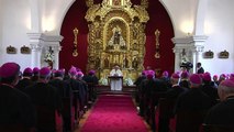 Papa encerra visita ao Peru