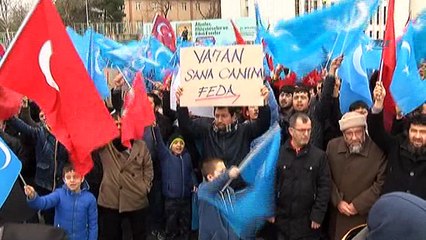 Doğu Türkistanlılar gönüllü asker olmak istiyor