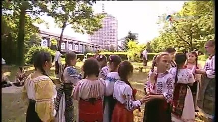 Roxana Croiutoru - Imi cant dorul de Hobita (Popasuri folclorice - TVR 3 - 24.12.2017)