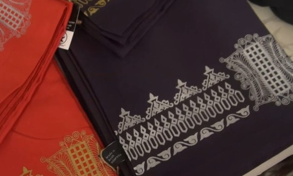 Bantu Lestarikan Budaya Melalui Kerajinan Sarung Khas Aceh