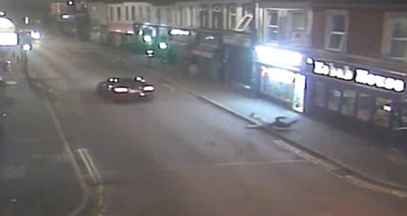 Son Sürat Gelen Araçtan Kaçamadı, Metrelerce Havaya Fırladı