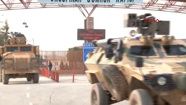 Kilis-Öncüpınar Sınır Kapısı'ndan Suriye'den Türkiye'ye Araçlar Geldi