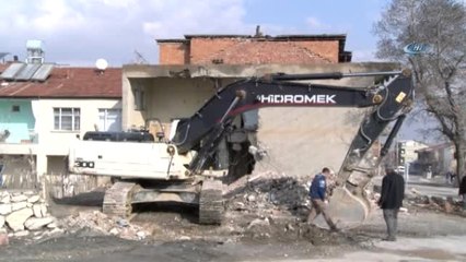 Hamile Kadın Hayatını Kaybetmişti... Kaza Yapan Kamyon 15 Ay Sonra Çıkartıldı