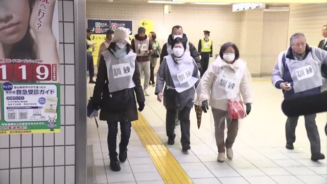 도쿄 첫 미사일 대피훈련...아베 국방력 강화할 것 / YTN