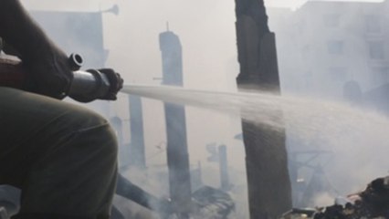 Al menos dos personas mueren en un incendio en un mercado de Calcuta
