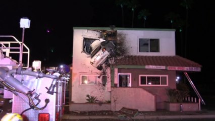 Il encastre sa voiture au 1er étage d'un cabinet dentaire