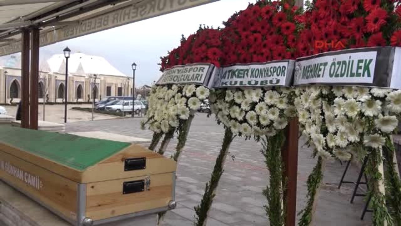 Konya Tribünde Kalp Krizi Geçiren Taraftar Son Yolculuğuna Uğurlandı