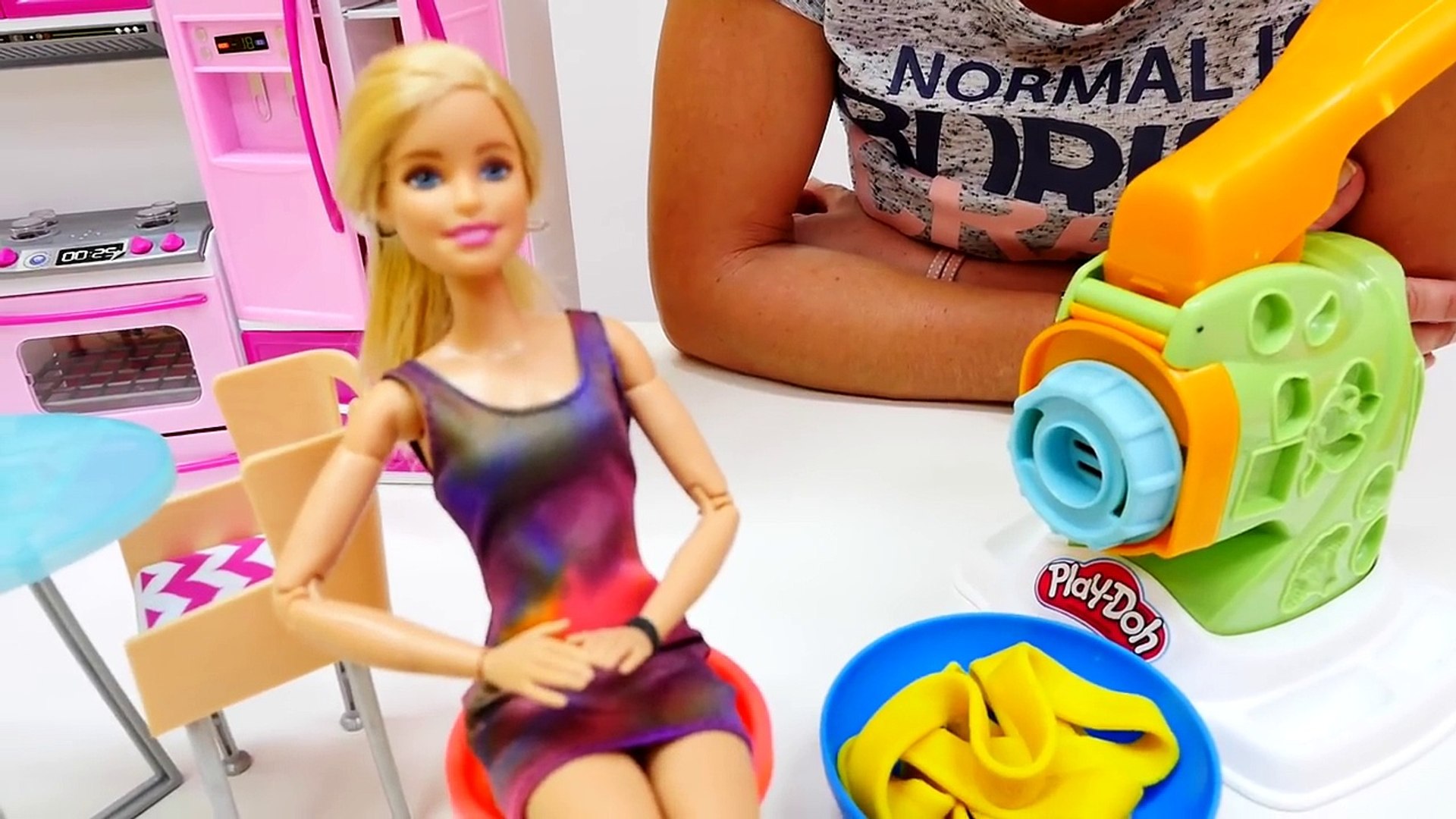 Spielspaß mit Nicole und #Barbie – Wir machen aus PlayDoh - Dailymotion  Video