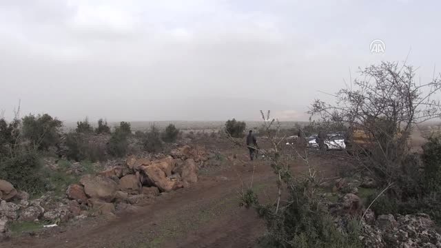 Sınıra Tank ve Zırhlı Araç Sevkiyatı Sürüyor