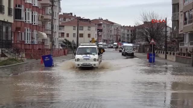 Kırklareli Lüleburgaz'da Dere Taştı, Evleri Su Bastı,