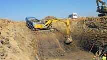 Koparka   Ciężarówka / Excavator   Truck
