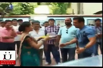 Salman Khan Does Garba With Daya Of Tarrak Mehta Ka Oolta Chashma