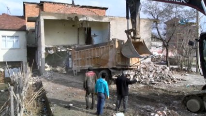 Hamile kadın hayatını kaybetmişti... Kaza yapan kamyon 15 ay sonra çıkartıldı