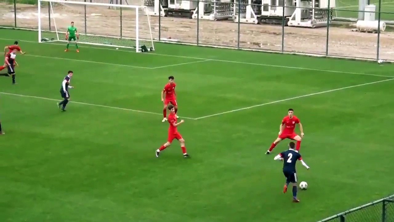 Altinordu futbolcusu penaltıyı bilinçli bir şekilde taca attı