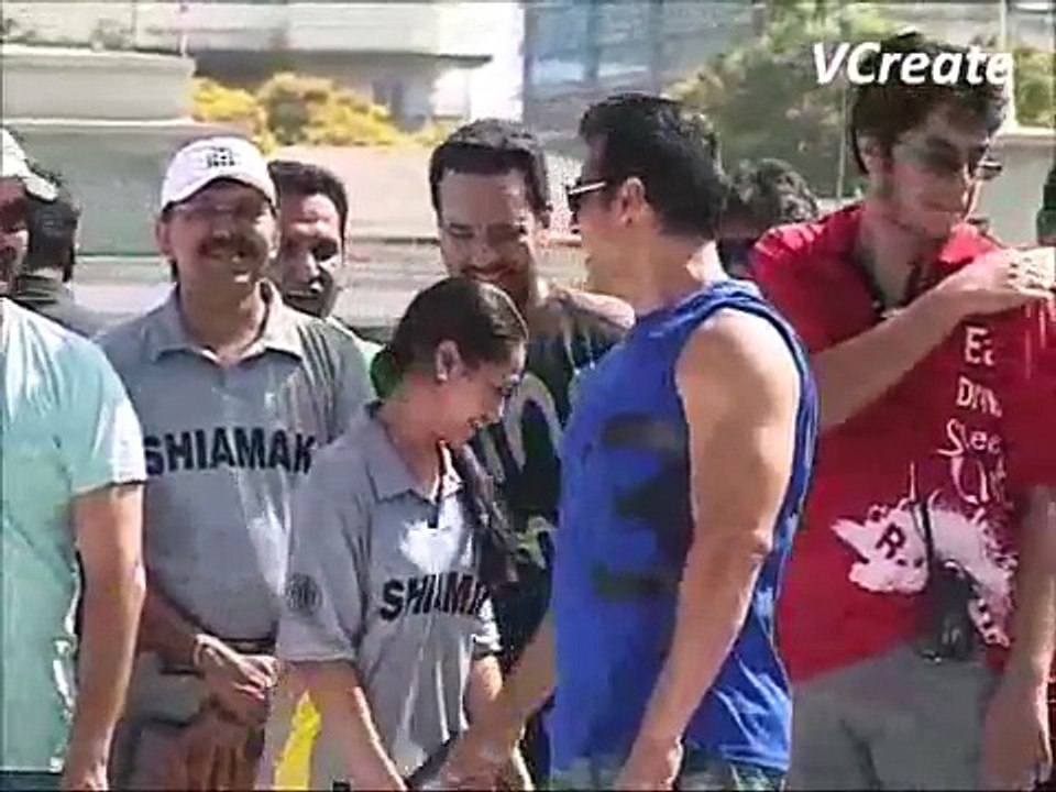 Jethalal and Daya with Salman Khan at Celebrity Charity Cricket Match