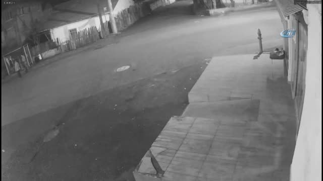 Servis Kazasından Saniyeler Öncesi Midibüs Güvenlik Kamerasına Yansıdı