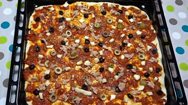 اسهل طريقة عمل البيتزا عجينة وحشوة في المنزل وصفة بيتزا سهلة وسريعة Pizza