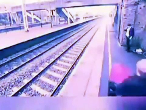 Une femme sauve cet homme qui voulait se suicider