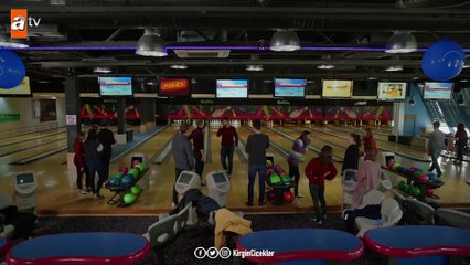 Kırgın Çiçekler Bowlingde! - Kırgın Çiçekler 106.Bölüm