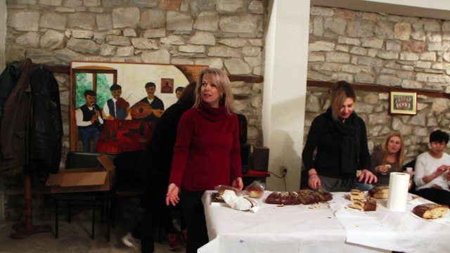 Η τυχερή της πρωτοχρονιάτικης πίτας 2018 Xρύσα Πάππου μοίρασε ευχές για το νέο έτος