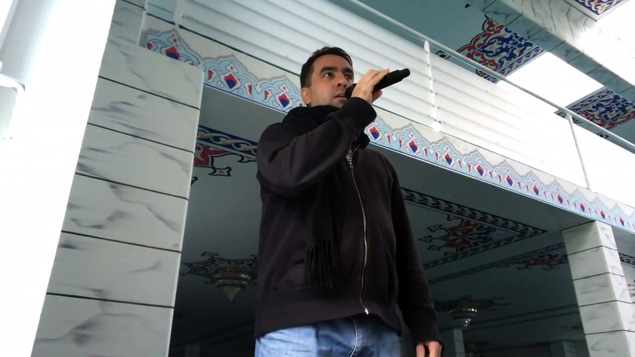 Islamic call to Prayer. Adhaan Madeenah maghrib. Sheikh Abdulaziz Bukhari. Sheikh Essam Bukhari. Sheikh Sureyhi. Azan Madinah. Medine makamı ezan. Hafız Metin Demirtaş. Mescidi Nebevi, Medine-i Münevvere.اذان مدني. Medine ezani dinle. Medine ezani indir