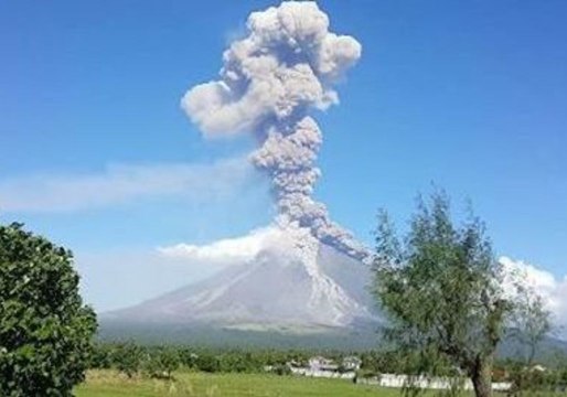 Sky Fills With Smoke as Mayon Volcano Emits Ash Column