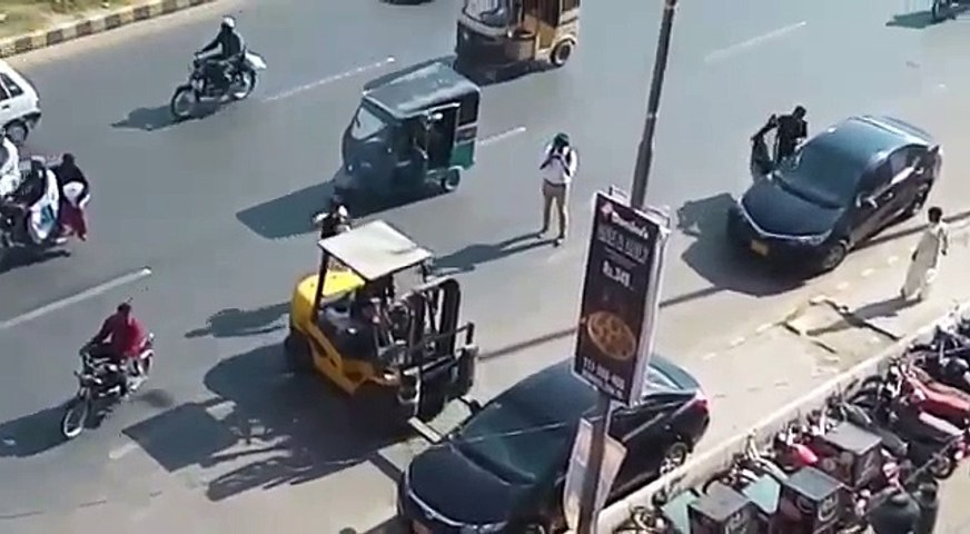 Karachi Traffic Police | Pakistani Traffic Police | Traffic Punishment