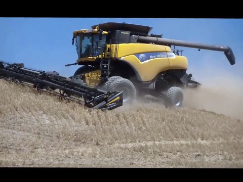 New Holland CR9080 Hillside Combine 072713.2