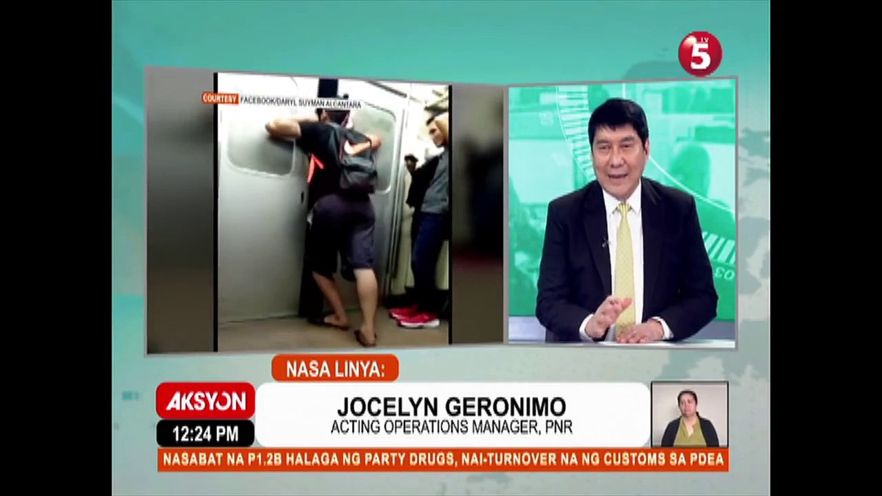 VIRAL: PAGBUKAS NG PASAHERO SA PINTO NG PNR, NAKUHANAN NG ISANG NETIZEN