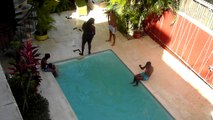 Séjour à Maurice (Concours de Salto dans la piscine)