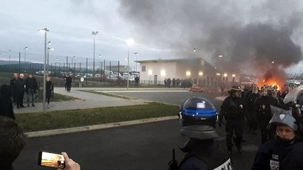 Drôme/Valence : Blocage du centre pénitentiaire, les CRS prennent le contrôle de l'entrée