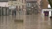 À Ornans, dans le Doubs, les trottoirs ont disparu sous les eaux