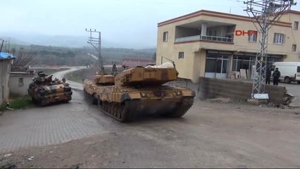 Kilis - Gülbaba Köyü'nde Suriye Tarafına Tanklar Geçişi Sürüyor
