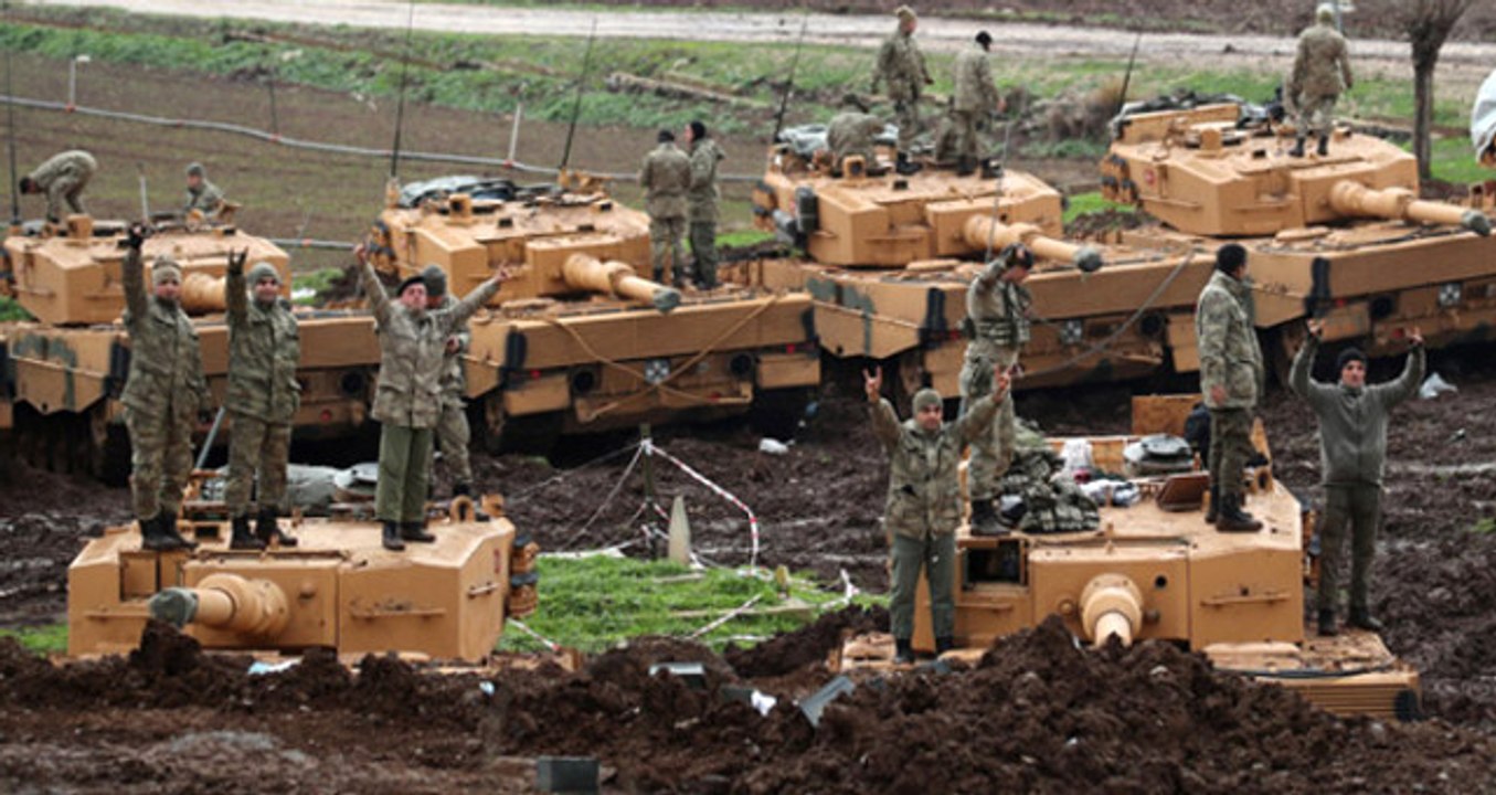 Zeytin Dalı'nda 4'üncü Gün! Tanklar Zırh Delici Toplarla Vuruyor, Asker Taarruz Emri Bekliyor