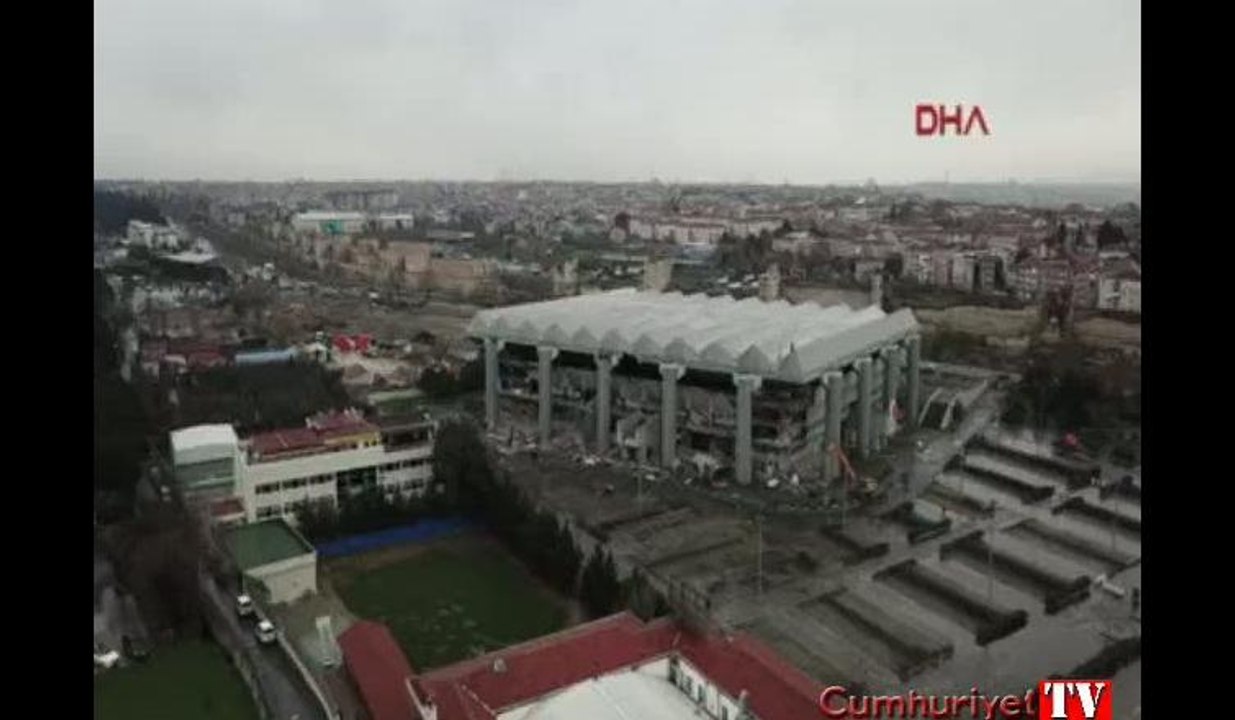 Abdi İpekçi Spor Salonu'nun yıkımı başladı