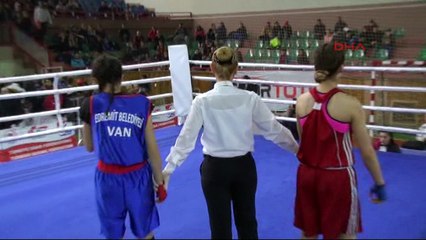 Kadınlar Boks Şampiyonası Nevşehir’de başladı