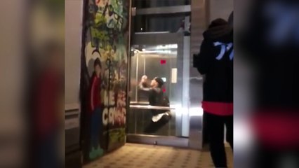 El salto mortal más absurdo dentro de un ascensor