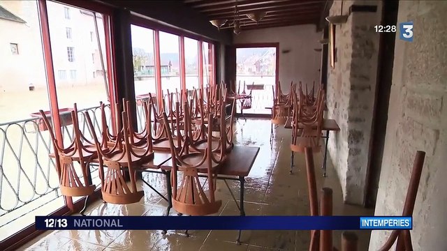 Inondations dans le Doubs : les habitants d'Ornans sous les eaux