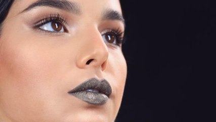 أحمر شفاه بلون مثير !