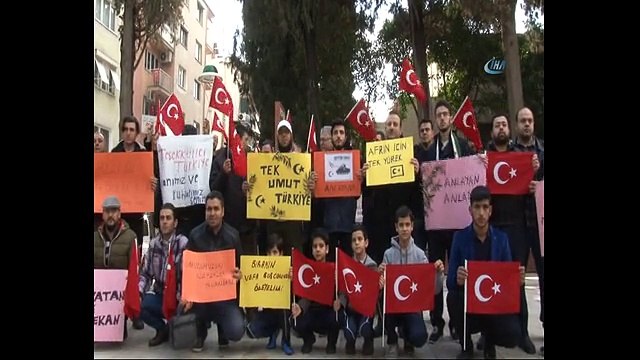 Yüzlerce Suriyeli vatandaş Zeytin Dalı Harekatı na katılmak için askerlik şubesine akın etti