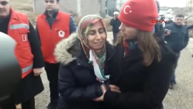 Kilis'te 3 Katlı Binaya Roket İsabet Etti