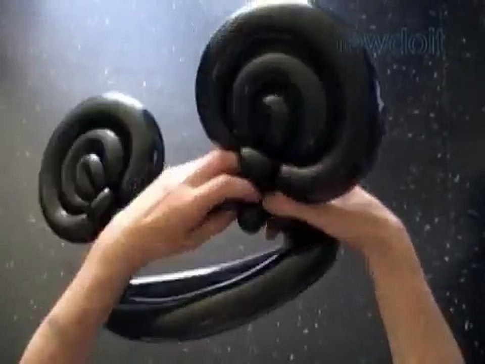 Mickey or Minnie mouse balloon hat