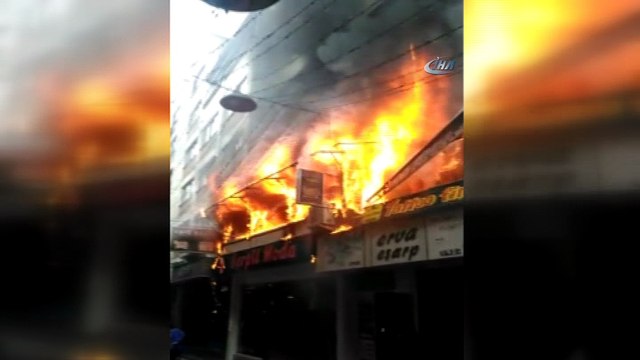 Yangından çığlık çığlığa böyle kaçtılar