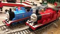 HORNBY JAMES NEW! Locomotive Thomas & Friends Trains compare to Bachmann