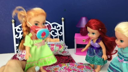 Frozen Elsa and Anna Pretend to be Babies and Drink From Baby Bottles! Plus More!