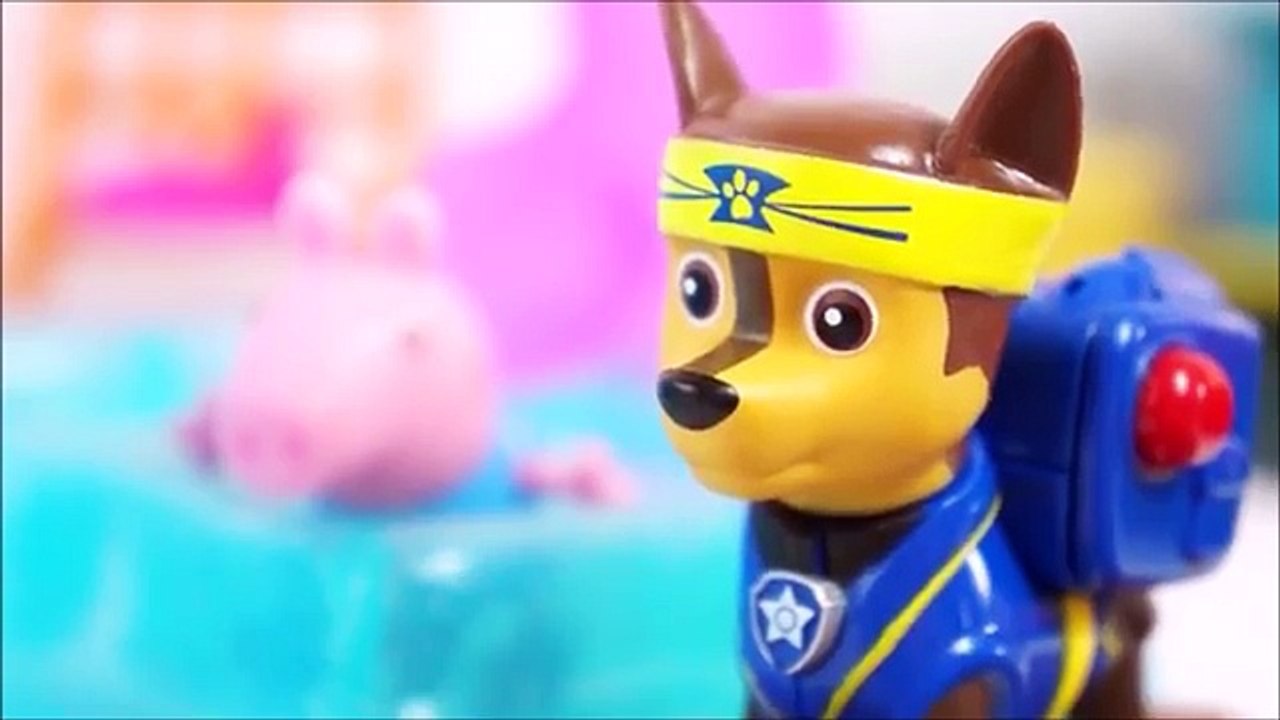 Pig George da Família Peppa Pig e o Pum Poderoso da Mamãe Pig Outras Histórias em Portugues