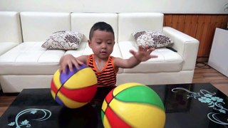 Kid learns colors with colorful balls l Learn colors video