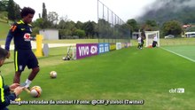 Neymar e Willian no treino