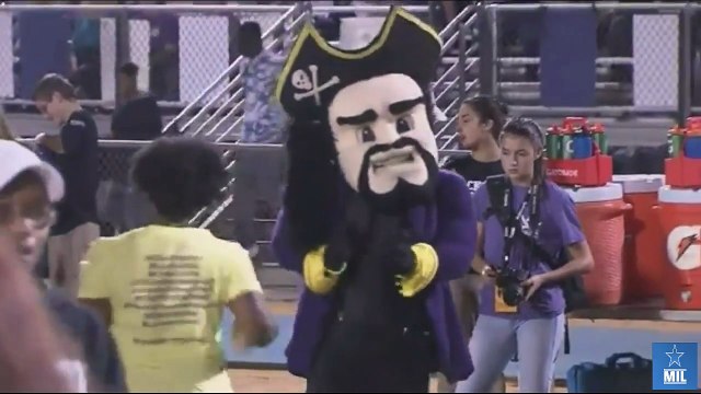 Soldier Surprises Daughter As Mascot And Her Reaction Is PRICELESS!
