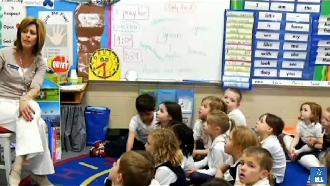 Soldier Gives Kids a SWEET Surprise At School!